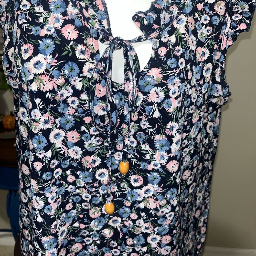 SJS Floral Ruffle Detailing Top - L - Picture 3 of 7